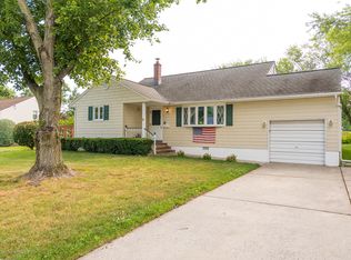 6 Homestead Pl, Holmdel, NJ 07733