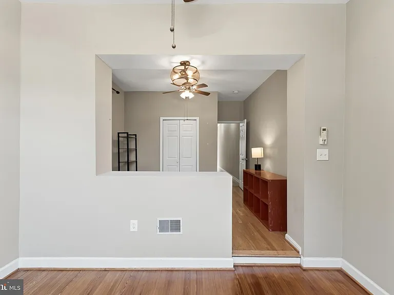 11 R St NW — Photo 29