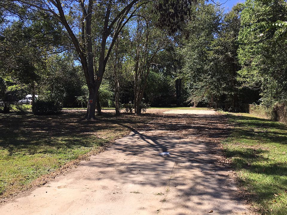 2nd image of 3525 Lone Oak Dr
