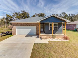 1412 Spruce St, Ocean Springs, MS 39564