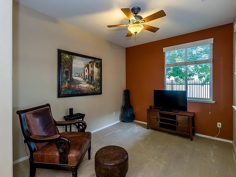 632 W Fontaine Ln — Photo 12