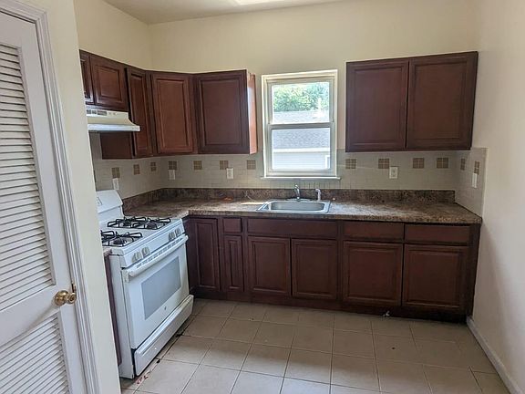 2nd image of 834 S 14th St #6