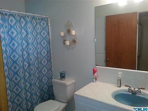 4th image of 1843 W Stewart Ave