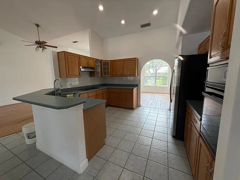 Ballenger Ln — Photo 12