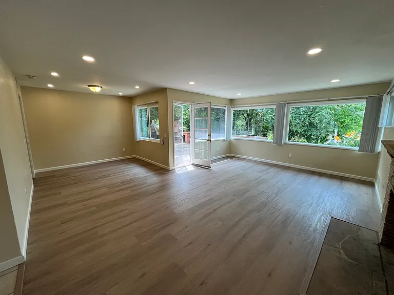 49 Meadow View Rd — Photo 4