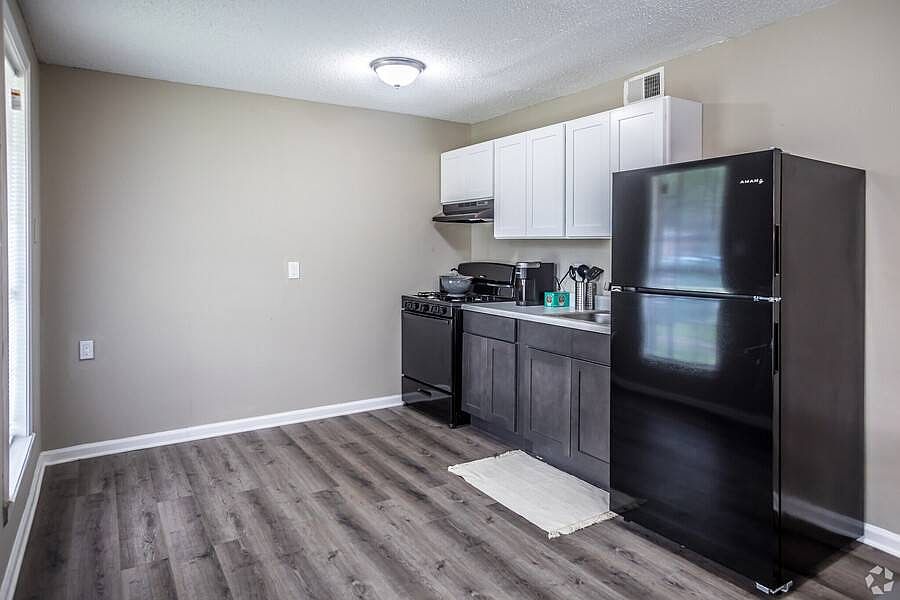 1st image of 3855 Jackson Ave #111