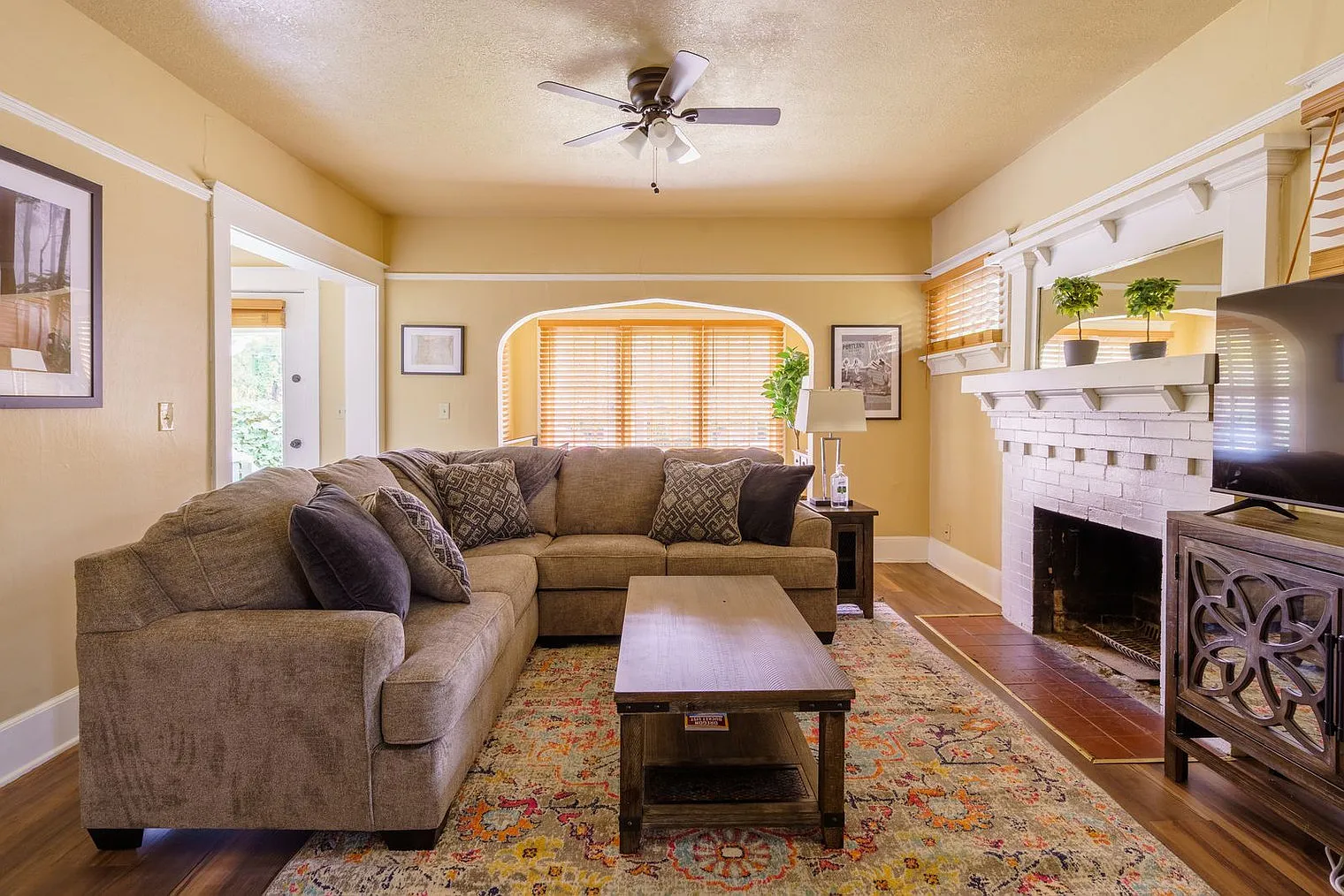 2 bed, 1.0 bath, 796 sqft, $3,091 — Photo 1