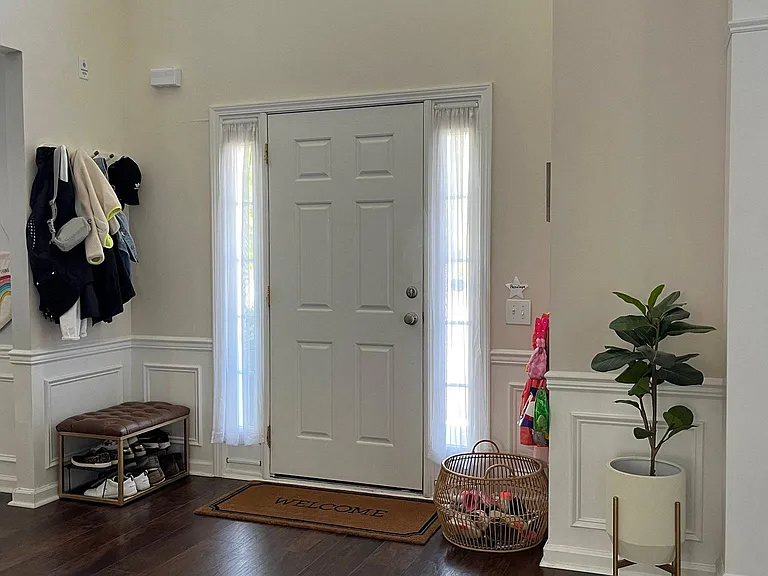 8005 Lancken Dr — Photo 3