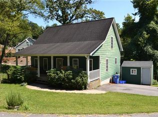 74 Wyoming Rd, Asheville, NC 28803