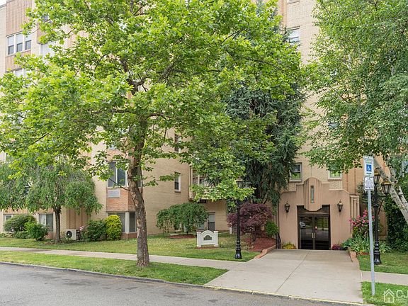 2nd image of 19 Lyons Ave APT 303