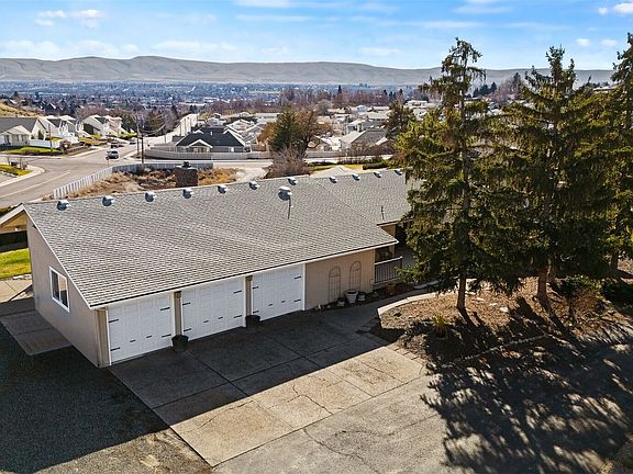 4th image of 7407 Englewood Avenue
