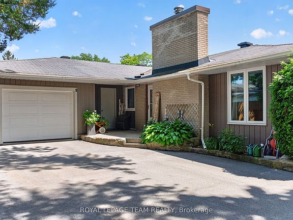 3rd image of 9 Laurentide Rd