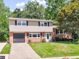 33 N Cliffe Dr, Wilmington, DE 19809