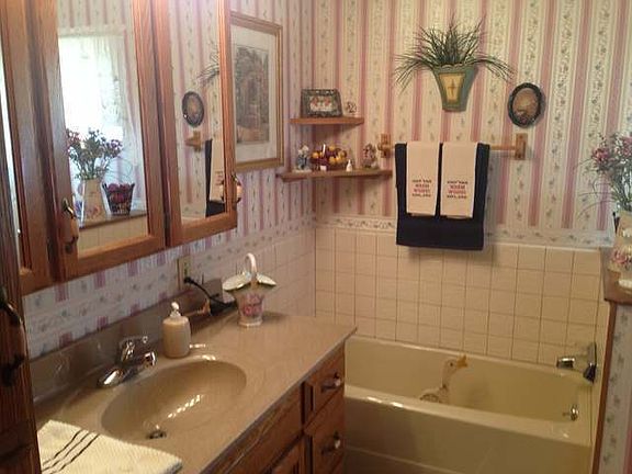 5th image of 303 1st St