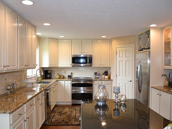 5th image of 10036 Leeward Blvd