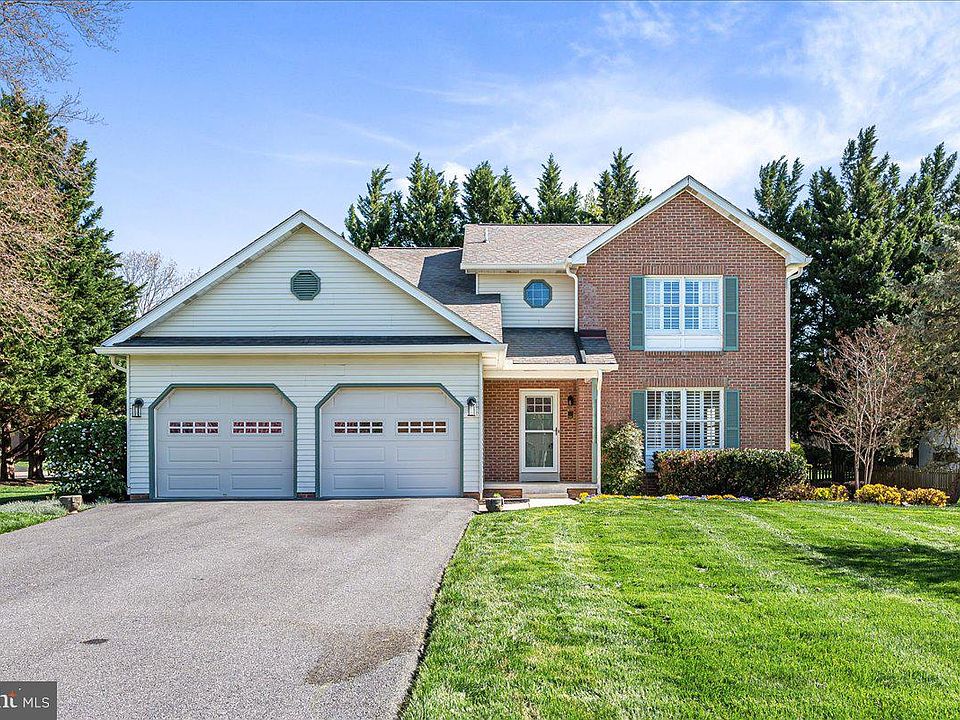 1st image of 211 Deer Run Dr