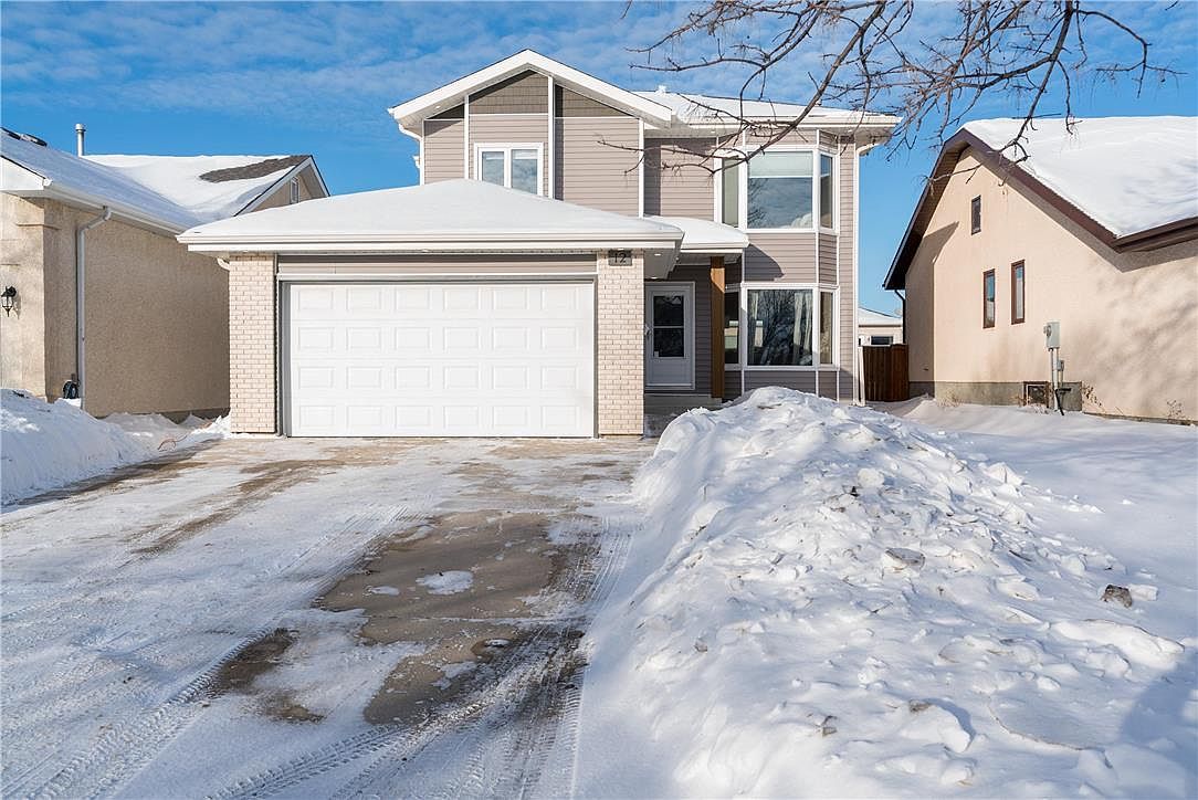 12 McKall Bay, Winnipeg, MB R3X 1T8 | Zillow