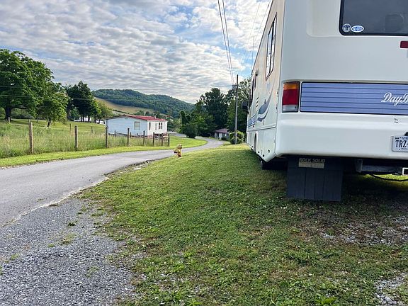 5th image of 241 Bug Rd