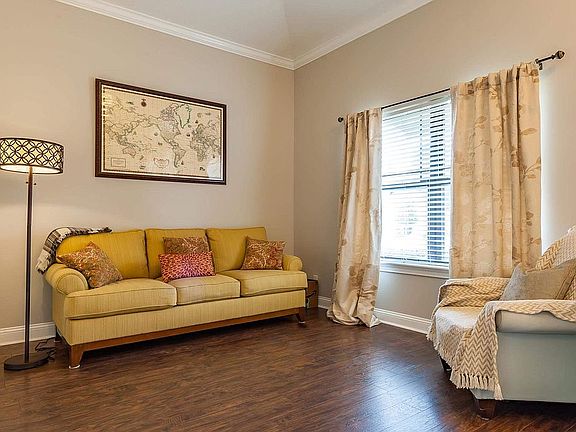 4th image of 3654 Highland Glen Way W