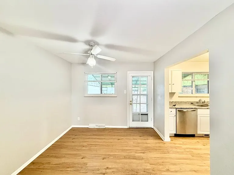 387 S Queen Cir — Photo 6