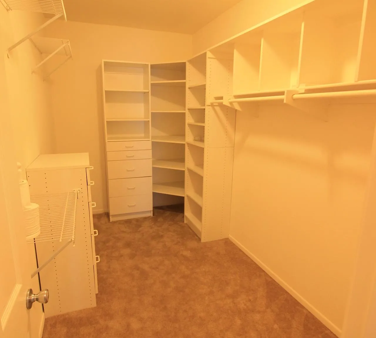 2 bed, 1359 sqft, $3,695 — Photo 2