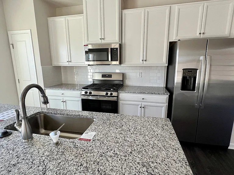 67 Hewstone Ct — Photo 30