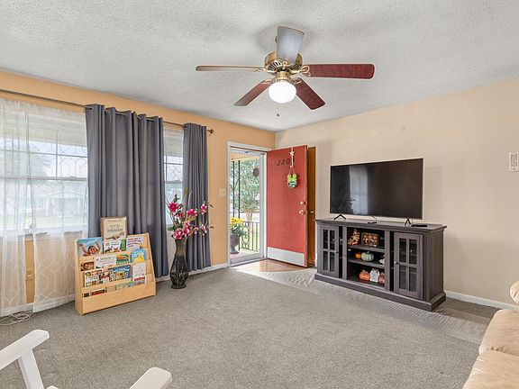 5th image of 2205 Estaline Dr