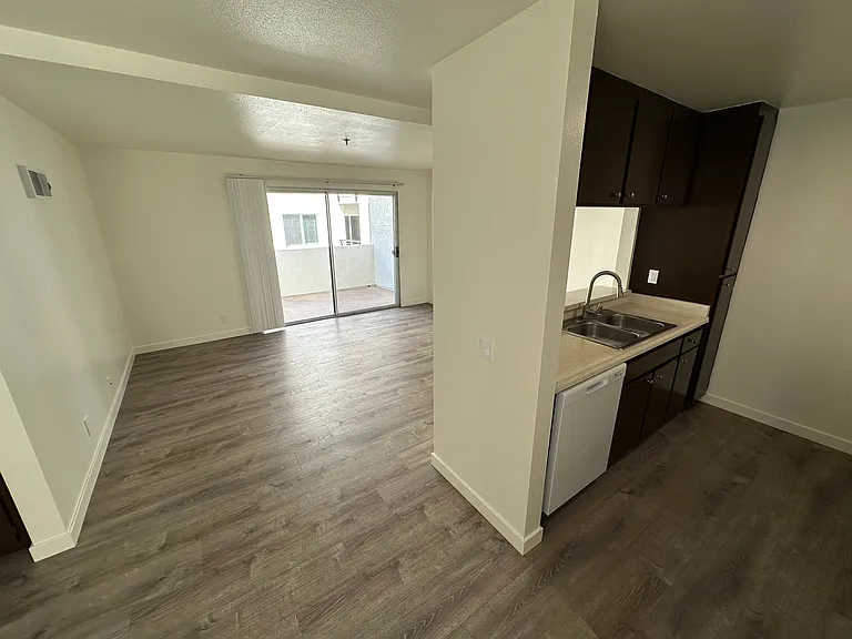 Eureka Gardens Apartments — Photo 3
