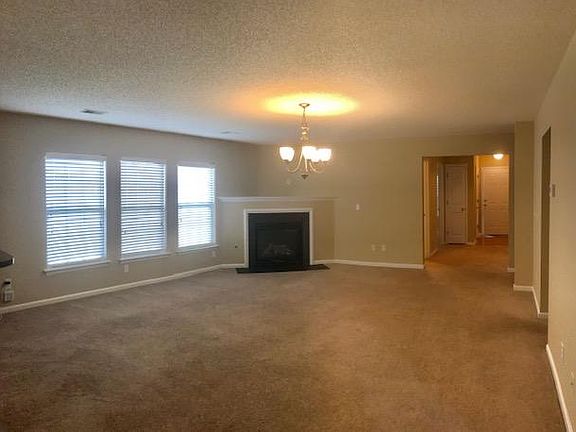 2nd image of 360 Briarbend Rd