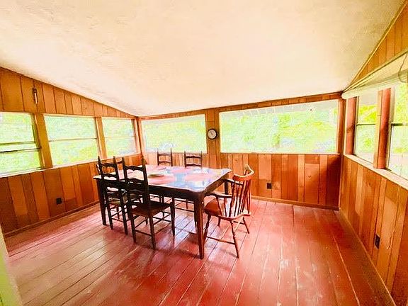 4th image of 326 Withers Cir