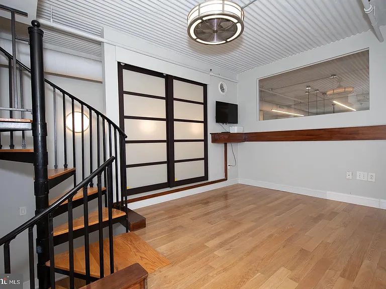 2200 Arch St #28-506-507 — Photo 27