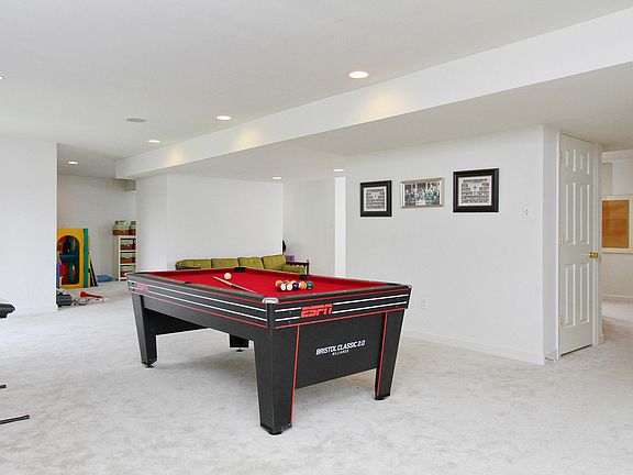 3rd image of 222 Dillons Ln