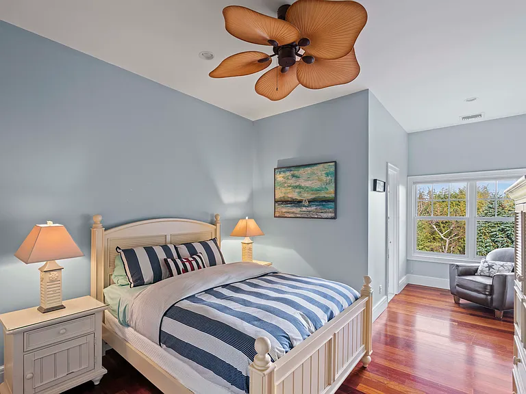 102 McGregor Dr — Photo 14