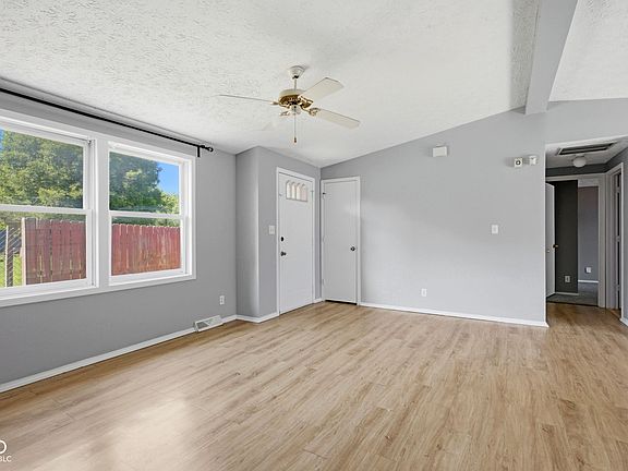 4th image of 4630 N Richardt Ave
