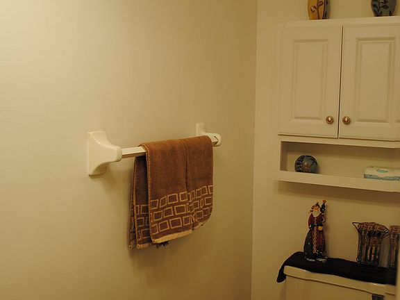4th image of 4860 Berryhill Ct
