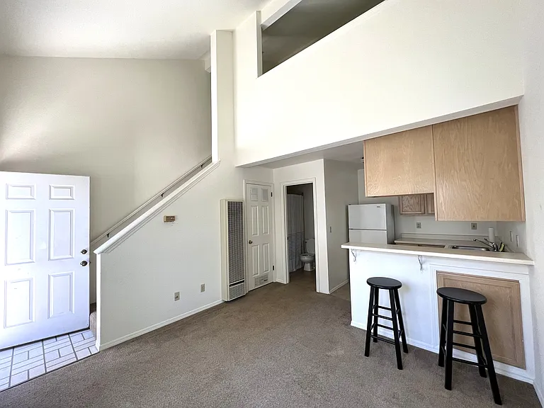 498 South St #A — Photo 4