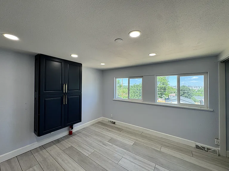 2745 W Archer Pl — Photo 13