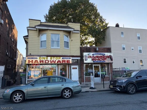 97 4Th Ave #4th, East Orange City, NJ 07017