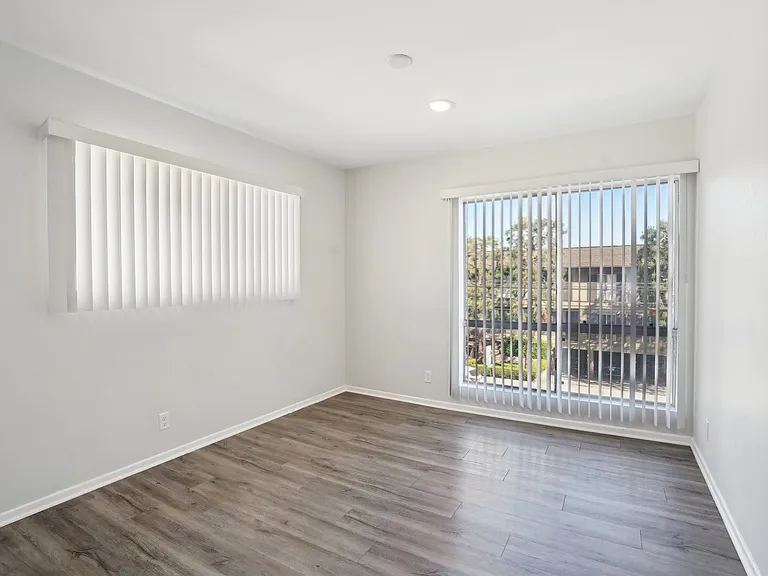 12323 Texas Ave — Photo 38