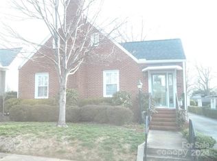 116 N Green St, Statesville, NC 28677