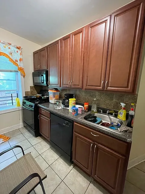 154 Belmont Ave — Photo 2