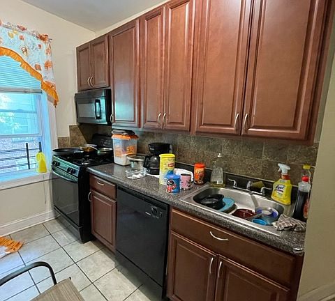 2nd image of 154 Belmont Ave APT 101