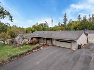 338 Kilborn Dr, Grants Pass, OR 97526