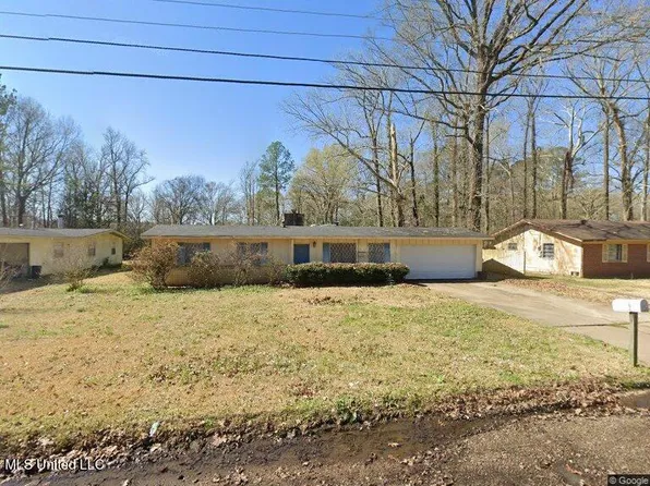 1127 Wooddell Dr, Jackson, MS 39212