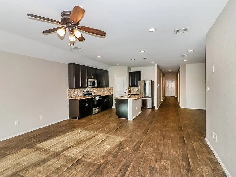 8102 Rose Petals Ln — Photo 4