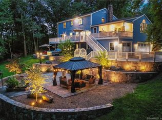 53 Leslie Ln, Fairfield, CT 06824