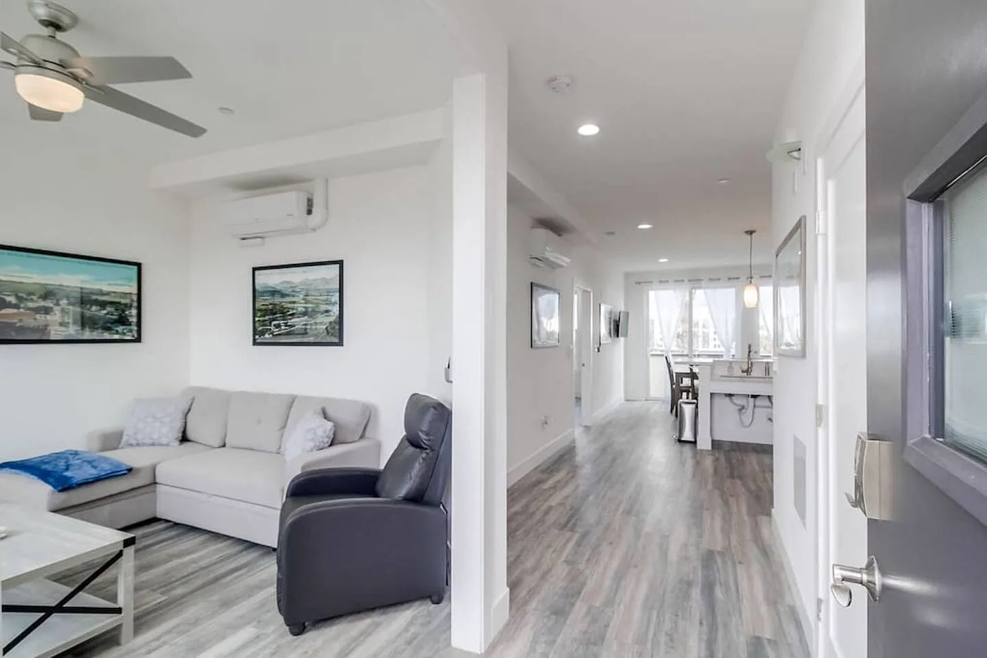 2 bed, 2.5 bath, 1400 sqft, $5,000 — Photo 2