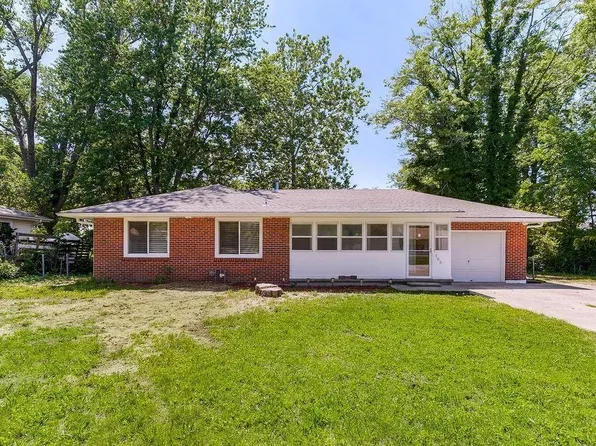 105 Ridgeway Dr, Wood Heights, MO 64024
