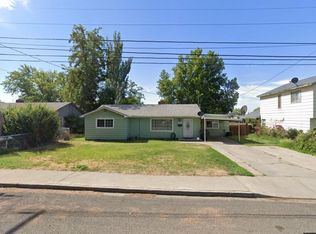 921 Blaine Ave, Sunnyside, WA