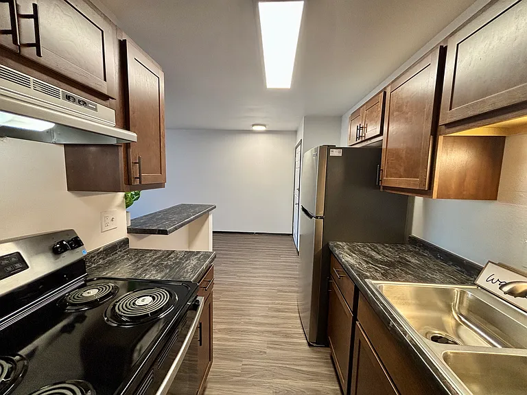 615 Skyview Pl #7 — Photo 3